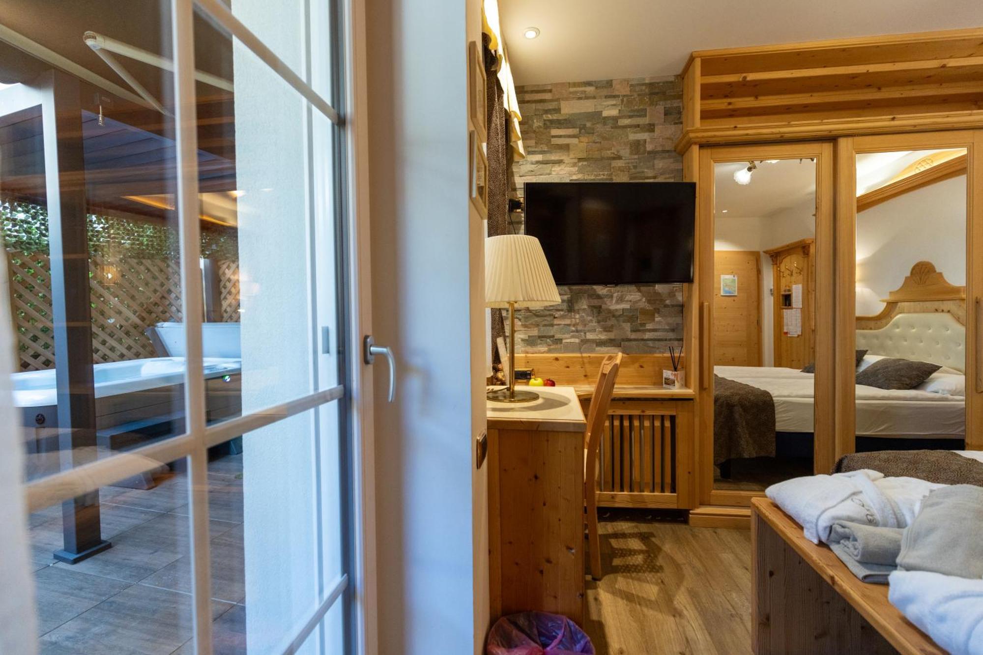 Alexander Hotel Alpine Wellness Dolomites Molveno Esterno foto