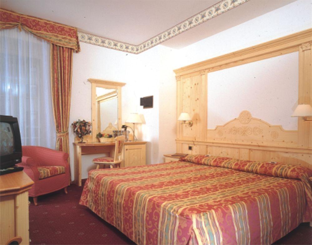 Alexander Hotel Alpine Wellness Dolomites Molveno Esterno foto